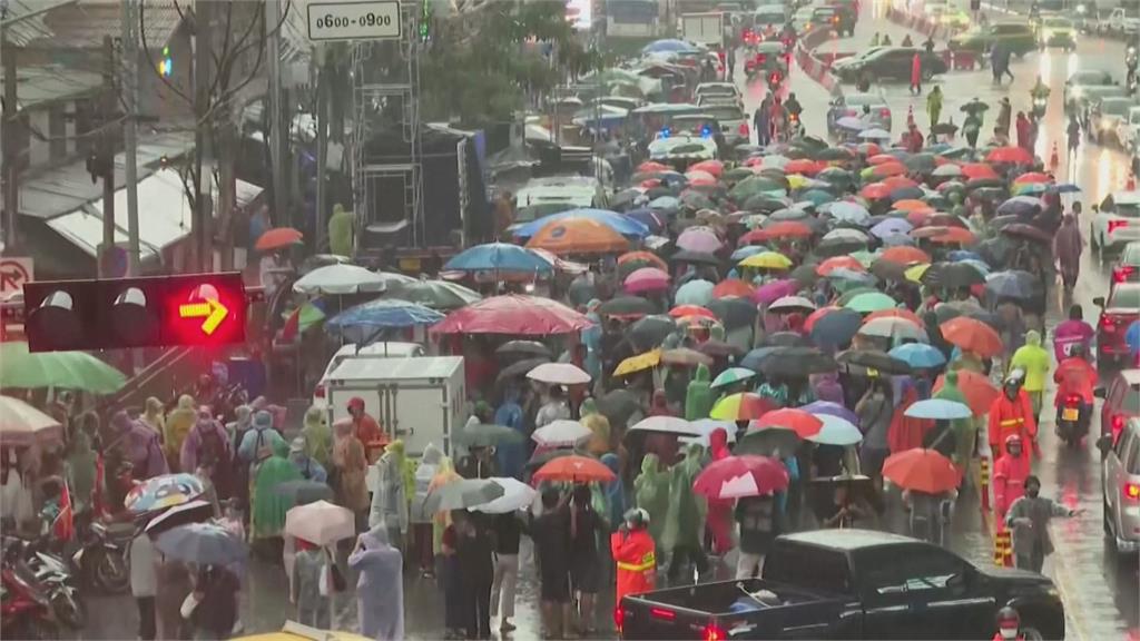 皮塔總理大選被擋下 曼谷街頭群眾抗議