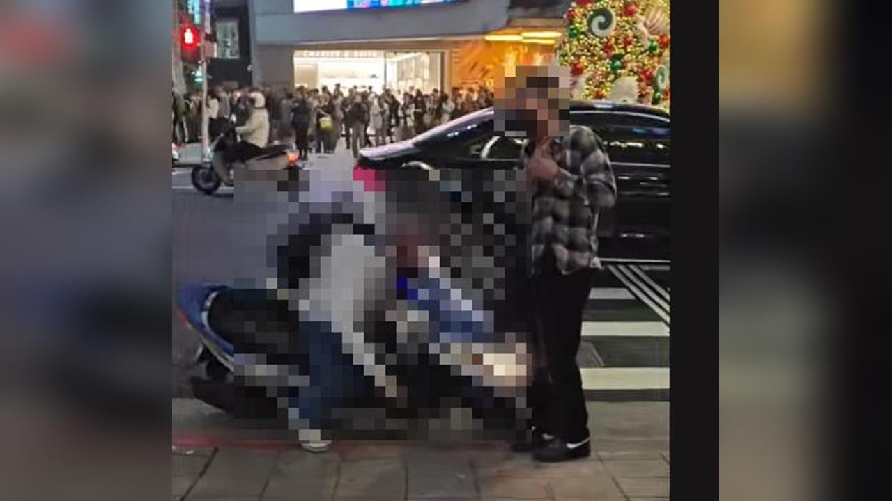 快新聞／日本記者手摀遭砍騎士傷口　哽咽曝「出血始終無法止住」