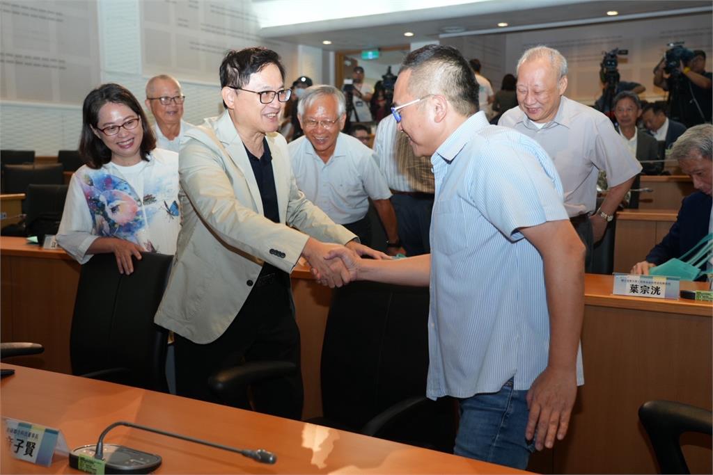 快新聞／童子賢稱派系為綠電開槍才叫二流國家　林俊憲：政策討論應尊重對方立場