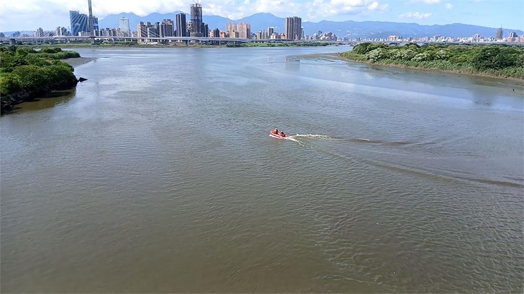 快新聞／搭小黃欲至板橋！男子「華江橋」突下車後墜落　消防搜救中