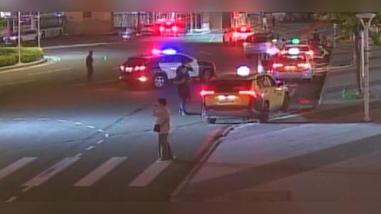 苗栗火車站前男踹排班小黃又踢警車 遭帶回管束