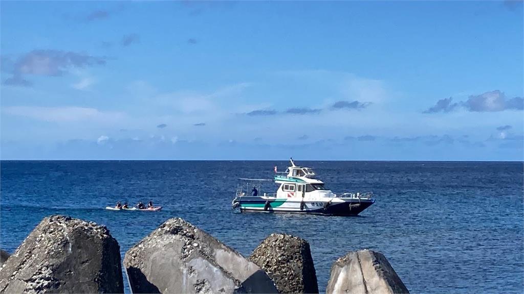 快新聞／綠島12遊客玩SUP立槳遭帶離無法上岸　漁船協助平安帶回