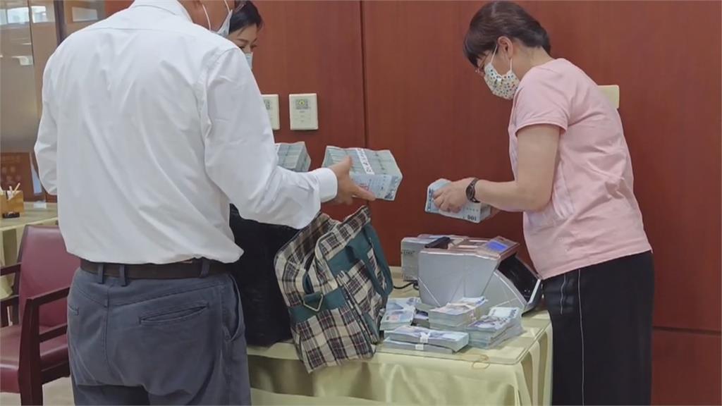 澎湖議長涉貪1000萬交保　限制出境出海