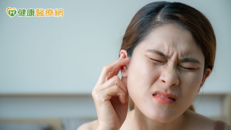耳悶像塞住好惱人！　醫：小心鼻胃恐有狀況