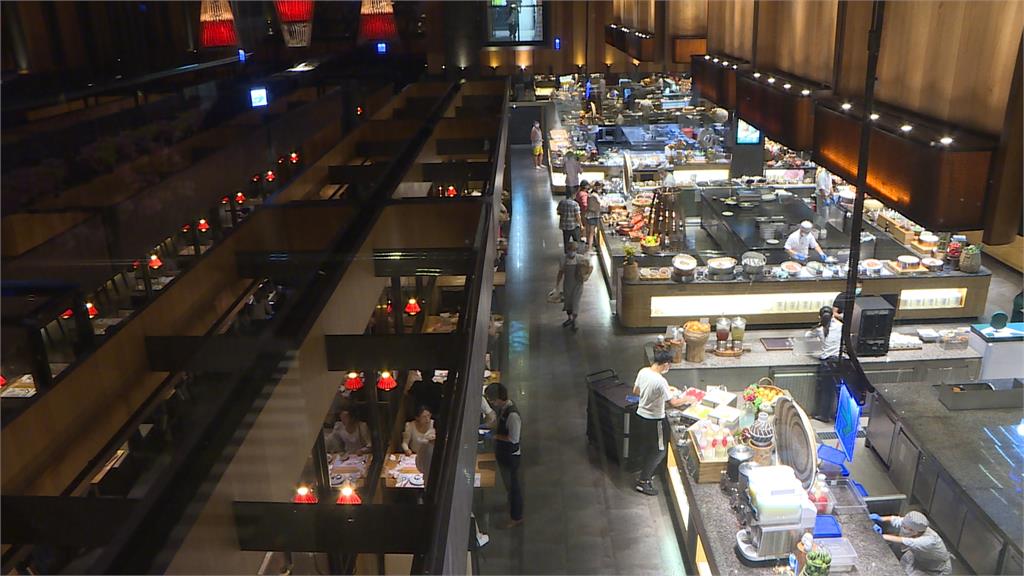 新年新餐價！文華自助餐「一頓噴3千多」　民眾：口袋夠深才可以吃