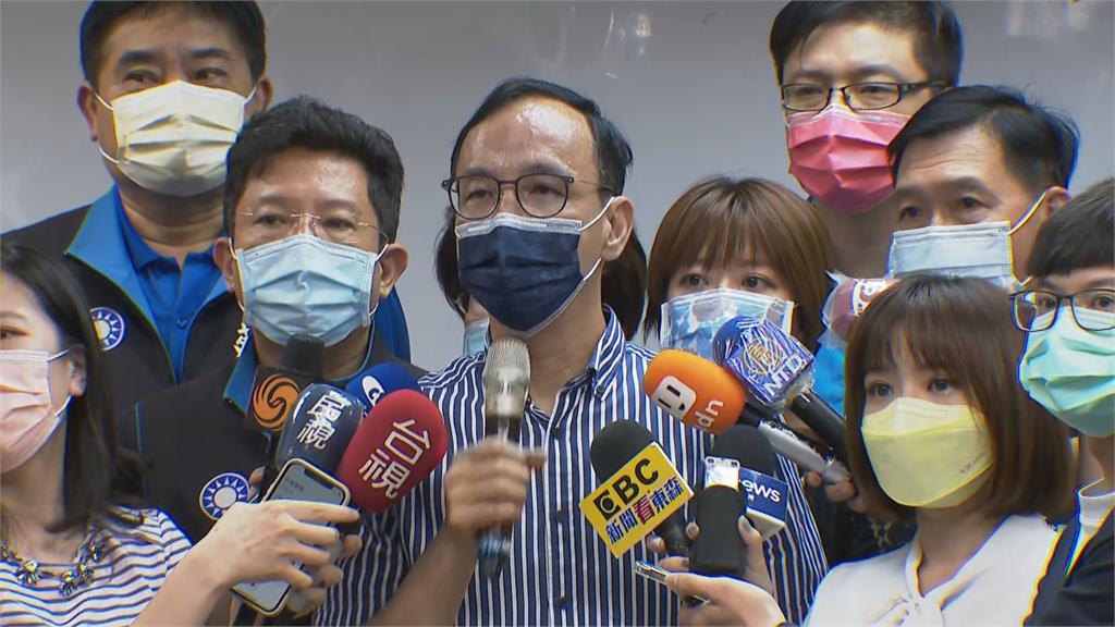 快新聞／面對中國政府不敢提台灣　王丹嗆朱立倫「麥擱騙啦」！