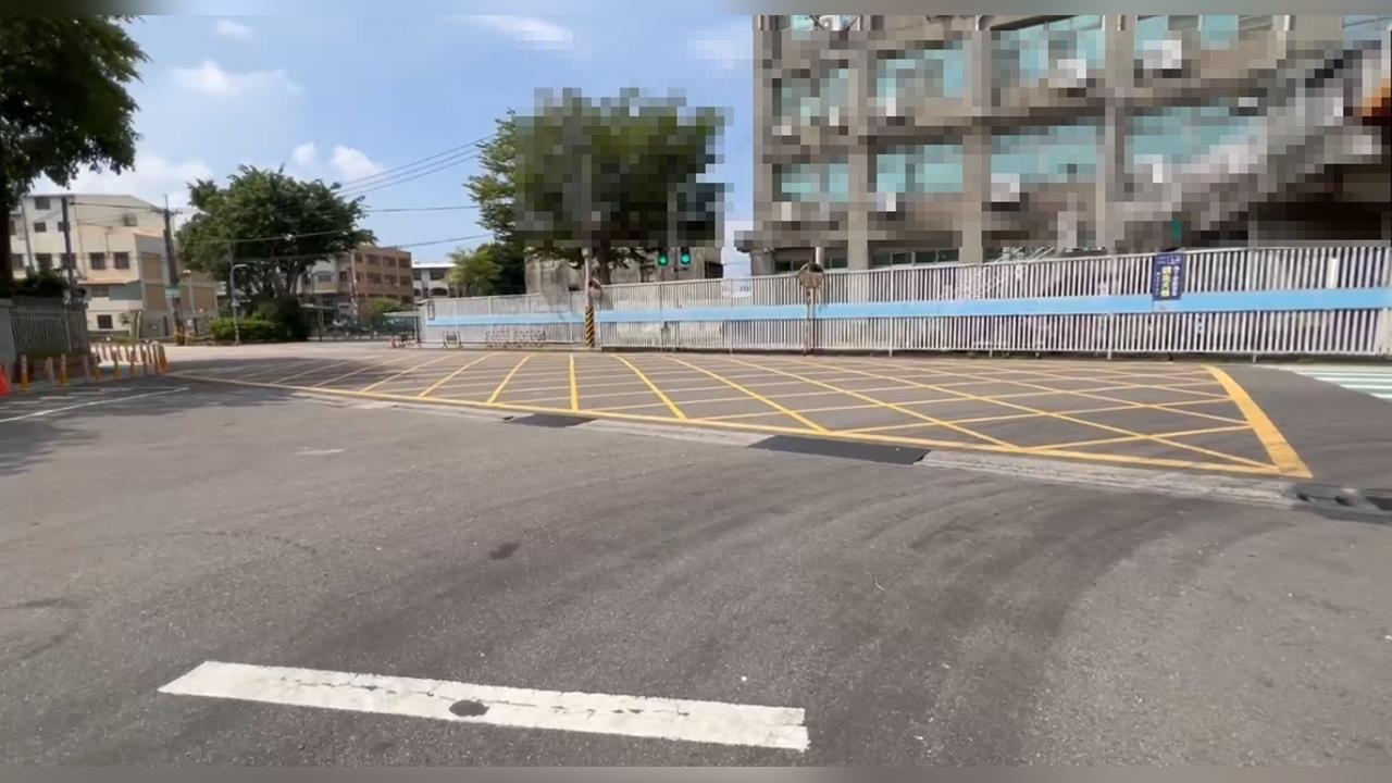校門口違停遭勸導竟動手打教官　生技公司老闆下場出爐！