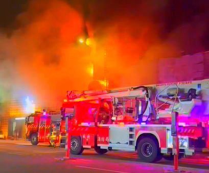 逢甲夜市牛排館暗夜大火 兩名員工1人輕傷