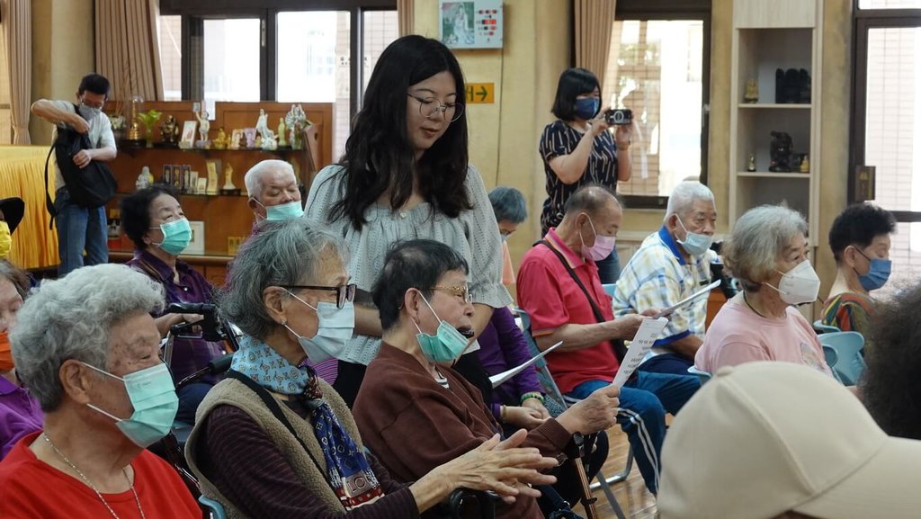 高雄在地樂團長照巡演台語歌謠　中山大學偕企業資助
