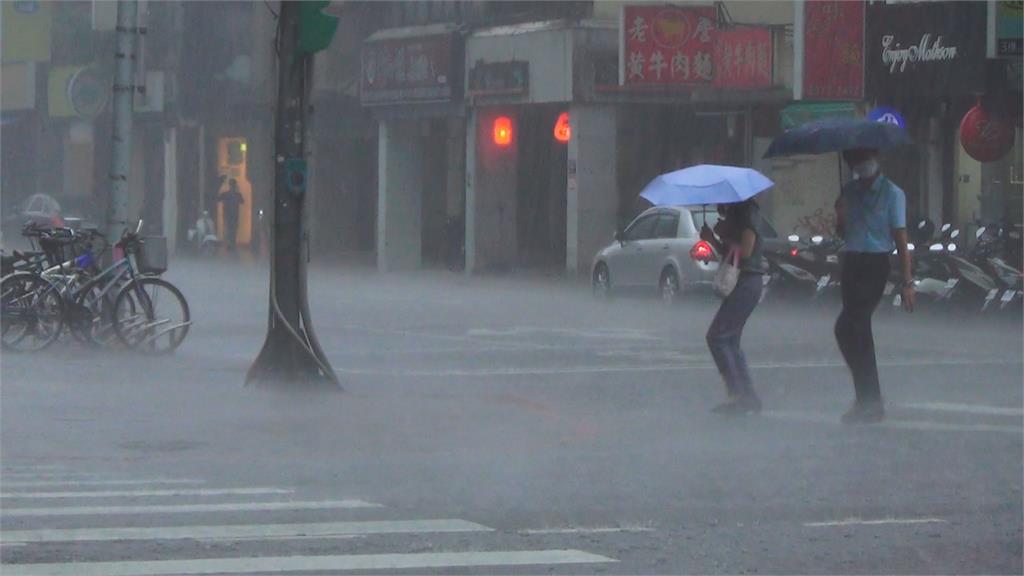 快新聞／原「盧碧」雨勢驚人　4縣市超大豪雨、3縣市大豪雨