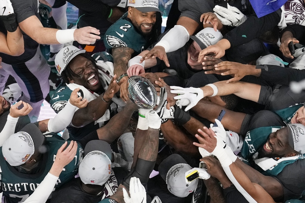 NFL(影)／酋長隊超級盃3連霸夢碎!　老鷹隊40:22大勝勇奪隊史第2座冠軍
