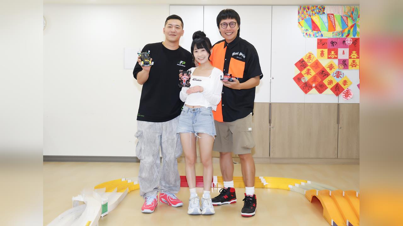 草爺、張啟樂、陸子玄化身「永飽安康」總鋪師，重陽節揪長輩尬四驅車