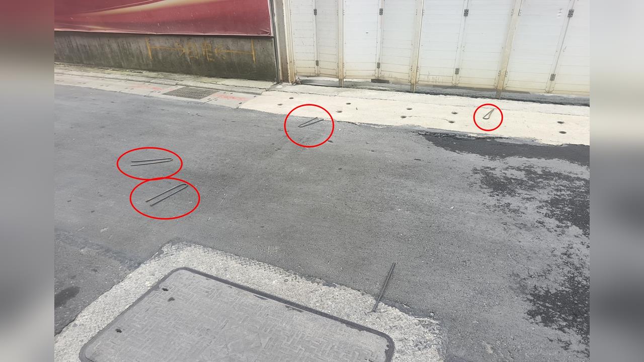 快新聞／禍從天降！北市工地「U型鐵條」掉落　腳踏車騎士遭砸中