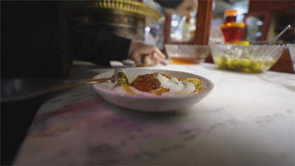 開啟美好一天變貴了！　敘利亞早餐「凝脂鮮奶油+蜂蜜」