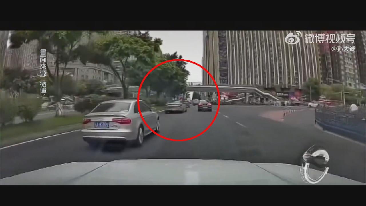 五一假期驚魂！中國成都「駕車撞行人」　廣州地鐵「狂噴辣椒水」
