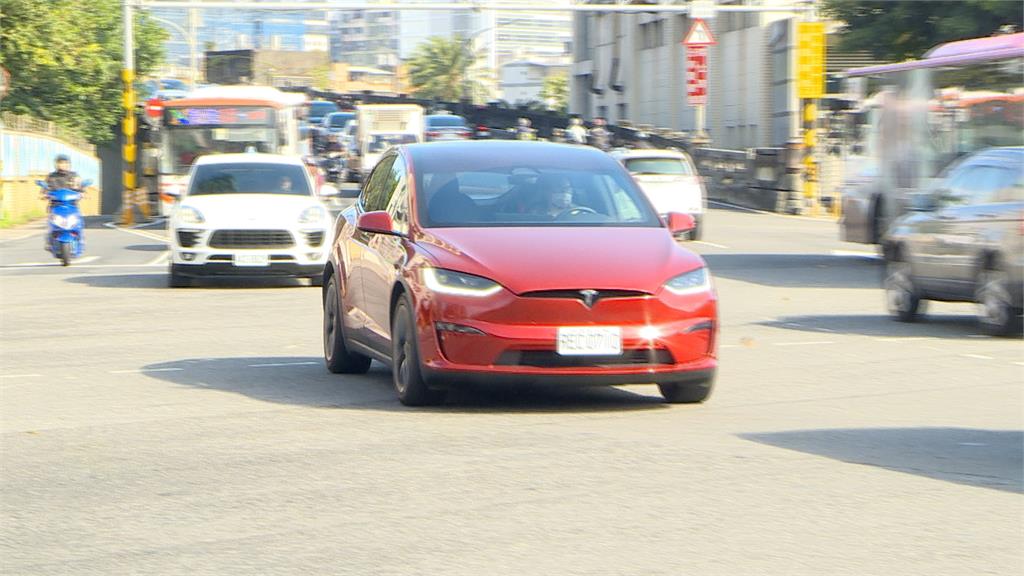 電動車免徵使用牌照稅再延4年　多數車主現省逾4.5萬稅金