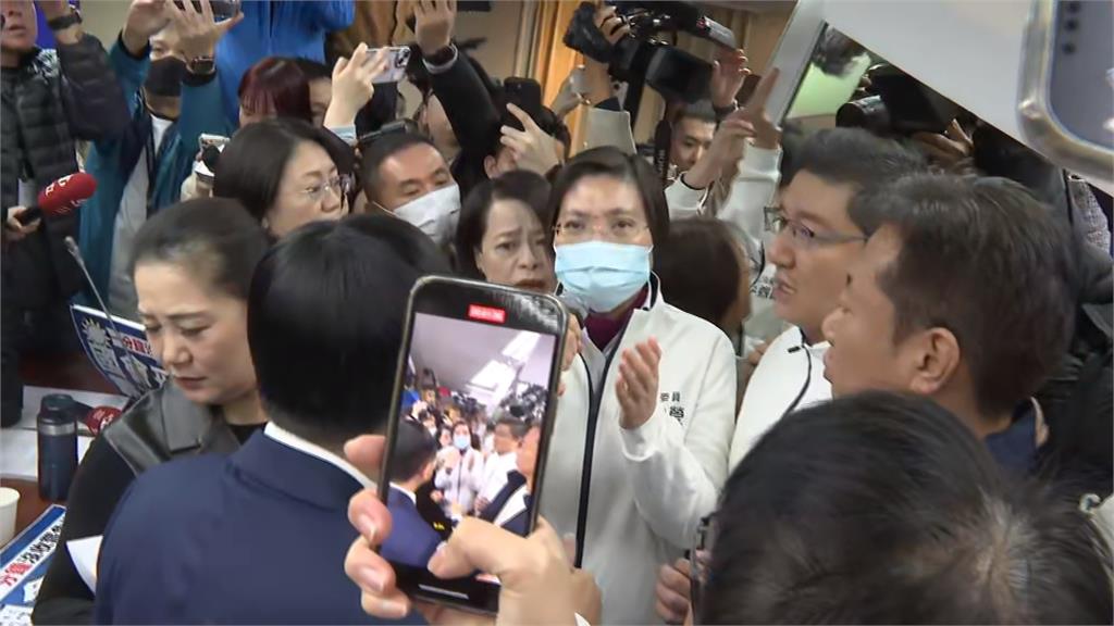 選罷法修法過初審爆爭議　綠營主張「會議無效」爆衝突