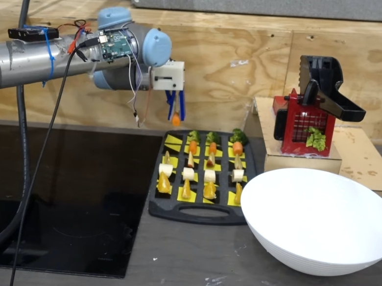 智能機器人可能取代廚師？劍橋大學開發AI廚師　不只會做沙拉還能創作新食譜