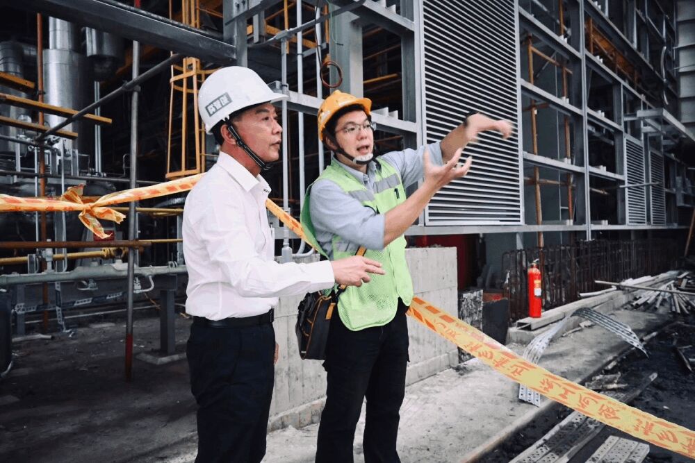 親赴興達電廠關心　許智傑遇「小插曲」：台電應嚴格遵守3原則