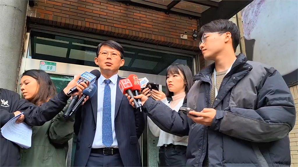 民眾黨立委吳春城捲「壯世代標案」惹議！ 「是否開鍘」黃國昌4字回了