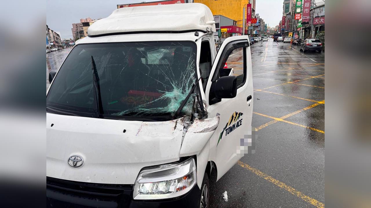 車斗門沒關趴趴走! 雲林工程車"猛搧"貨車 網轟:殺人機器