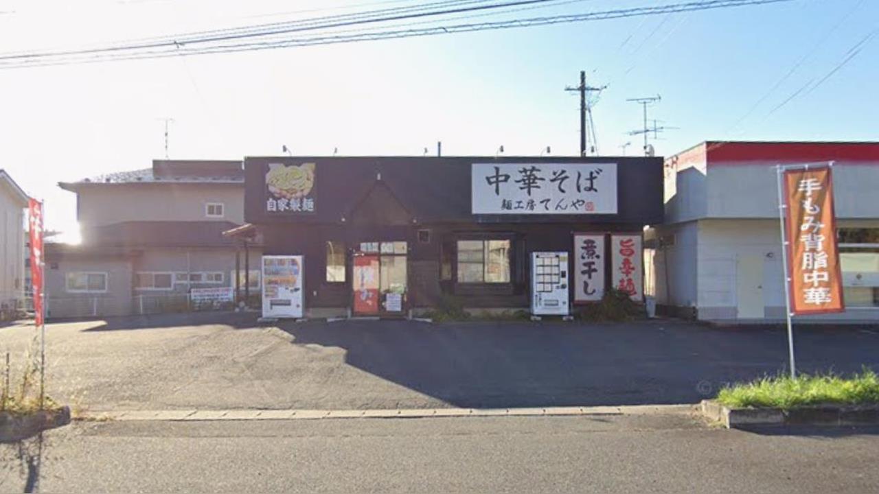 57歲拉麵店筋肉員工「徒手摔熊」淡定熬湯!老闆揭「超狂背景」:傳說