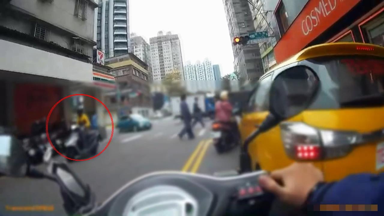 沒禮讓行人拒檢鑽巷棄車逃　還擅闖民宅被揪「這身分」