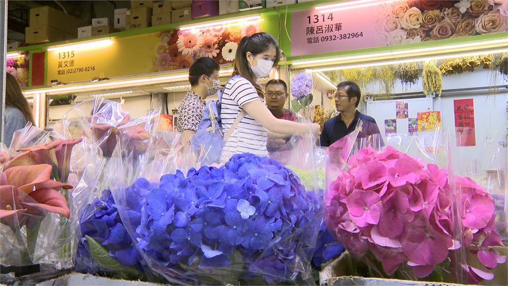 連假效應持續　花市現母親節採買人潮