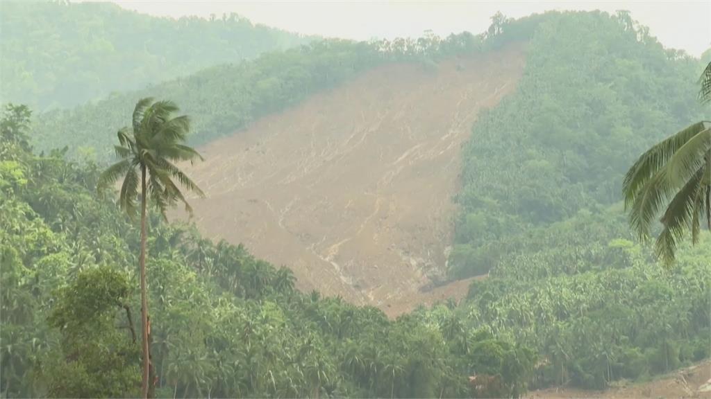 梅姬侵襲挾帶豪雨！泥流猛灌民宅　村莊遭掩埋