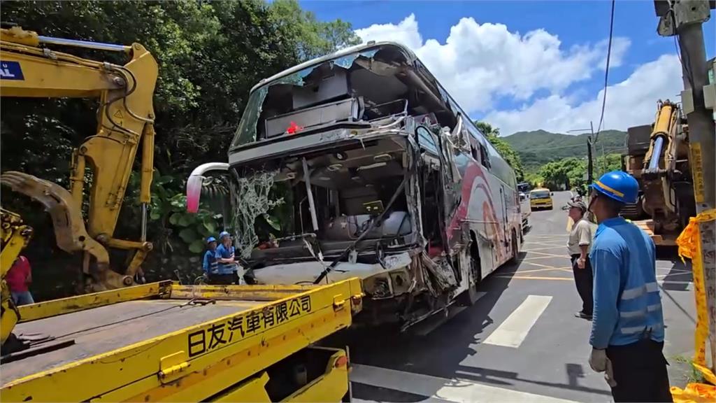 快新聞／萬里重大車禍1死14傷！　公路局曝光駕駛相關資訊