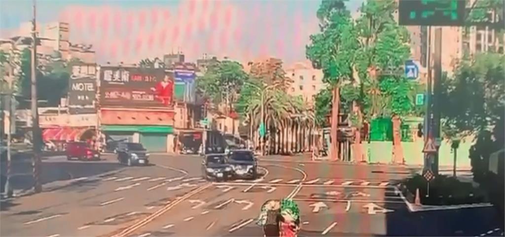 兩輛車同時轉彎釀擦撞　酒駕心虛落跑被逮捕
