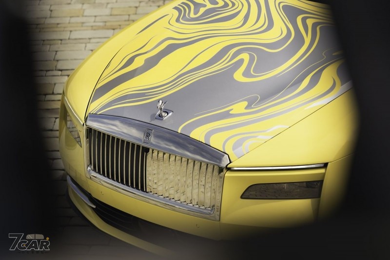 啟發自加州海岸、烤漆耗時 160+ 小時完成　Rolls-Royce Spectre Semapho