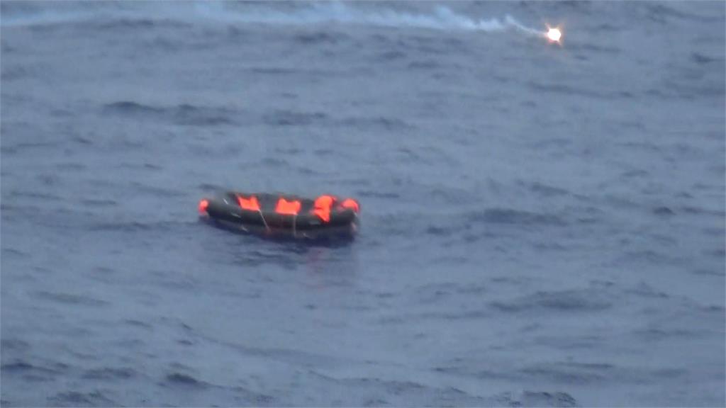 外籍貨輪高雄外海沉 5人獲救5人搜救