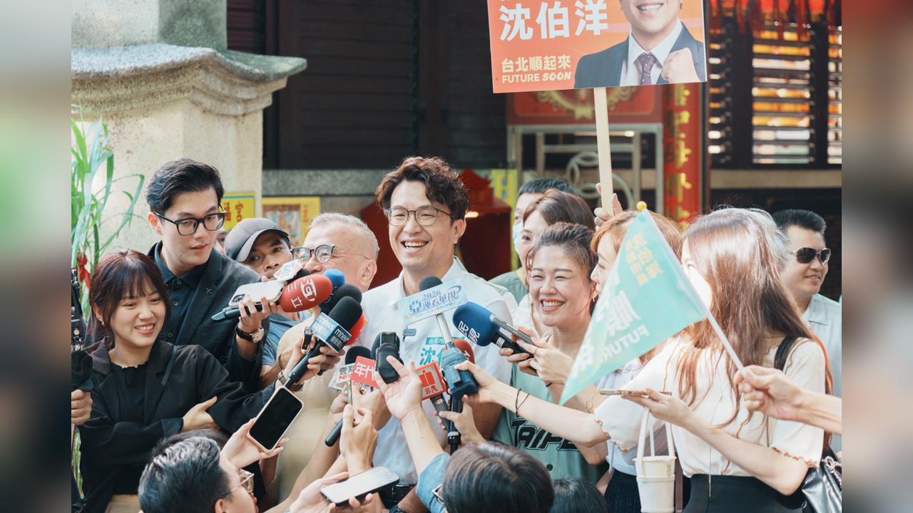 快新聞／沈伯洋合體小雞唱競選歌！再揪百人競總大合唱　網驚：唱最好竟是「她」