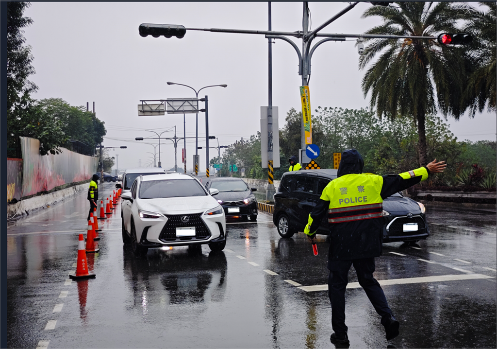 清明連假湧車潮　警署鼓勵改走替代道路、搭大眾運輸