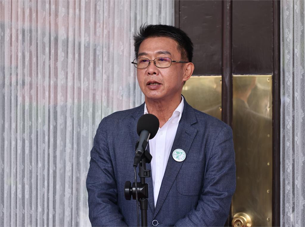 被黃國昌點名財劃法表決落跑「去和吳乃仁聚會」　許智傑：沒錯過任何表決