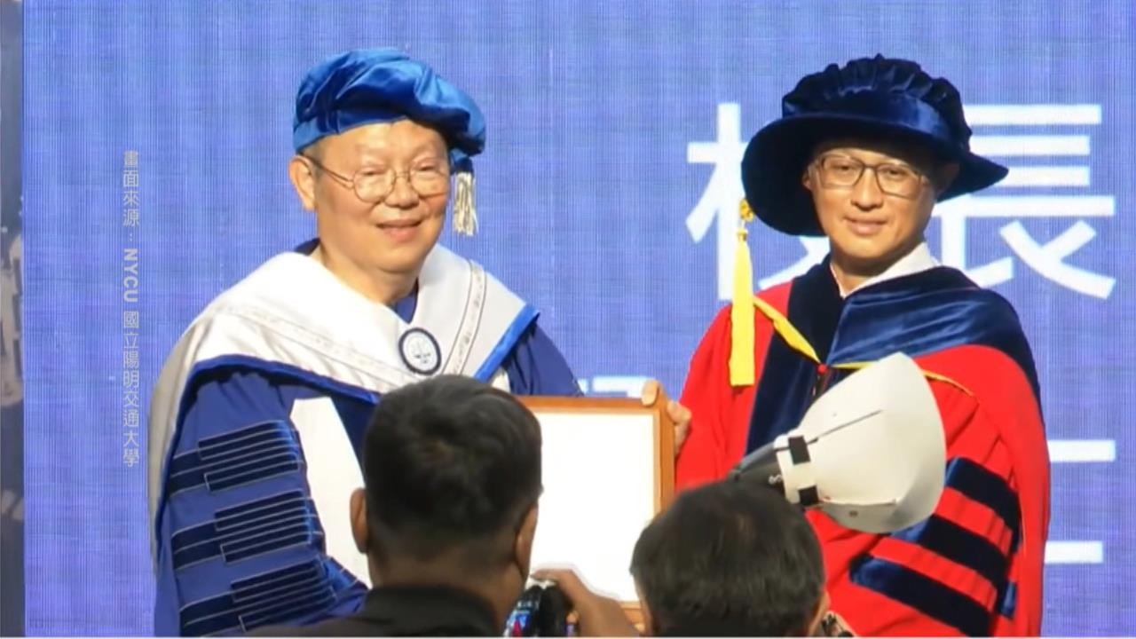 隨身碟之父！　群聯執行長潘健成獲頒陽明交大名譽博士