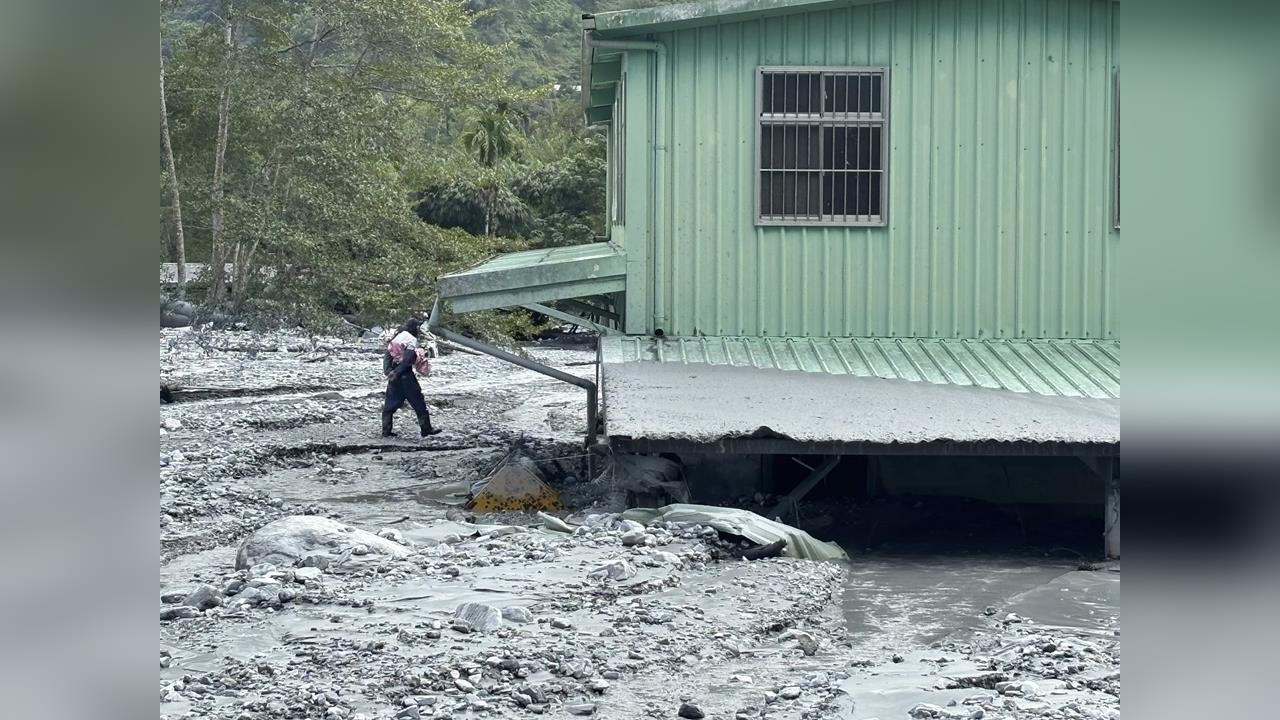 快新聞／晴天竟遭洪流突襲！花蓮農家第三度被泥沙吞噬