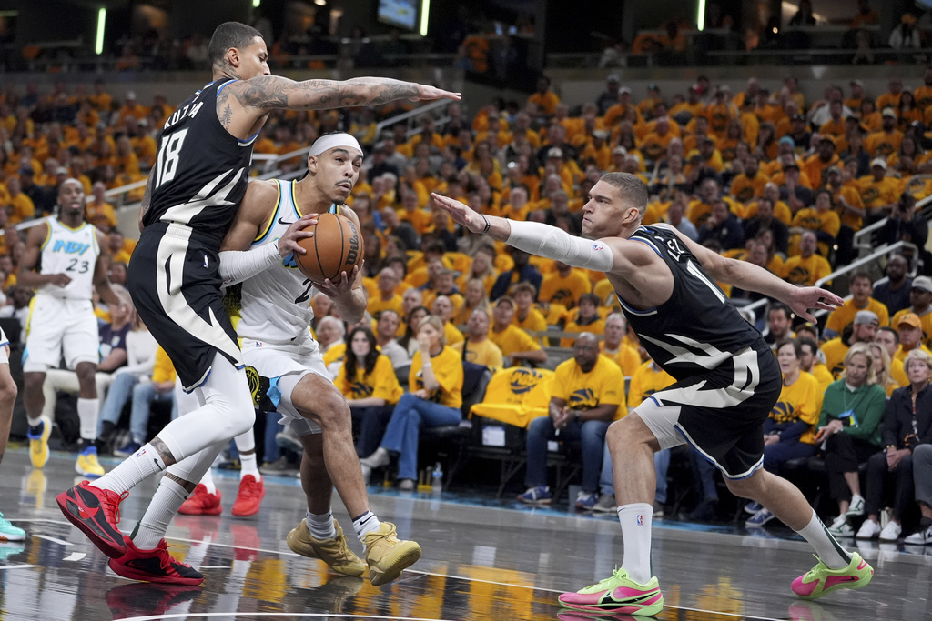 NBA(影)／公鹿首戰客場不敵溜馬　Kuzma創下「六大皆空」難堪紀錄