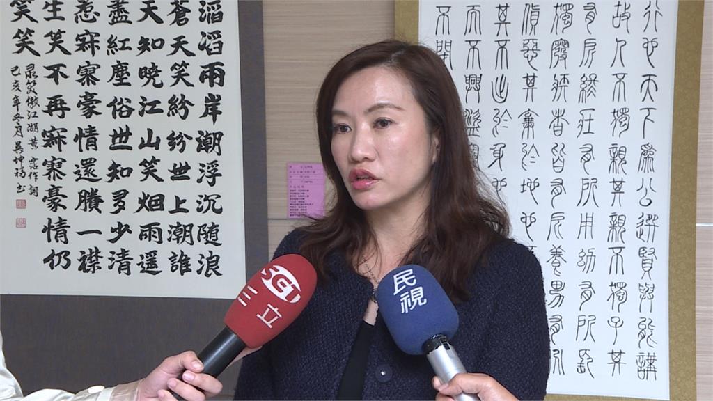 <em>王淺秋</em>上節目怨韓國瑜競選經費拮据 邱俊憲：怎沒時間幫青創募款？