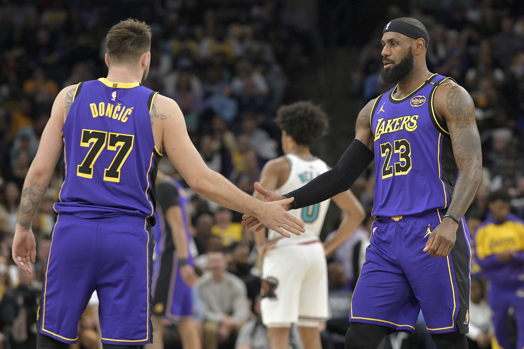 NBA(影)／走出前一場被公牛絕殺陰霾　湖人三巨頭合攻85分客場擊敗灰熊