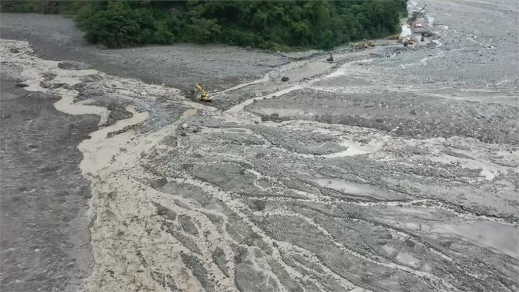 才2分鐘！搶修便道遭遇土石流　段長餘悸猶存忍不住哽咽
