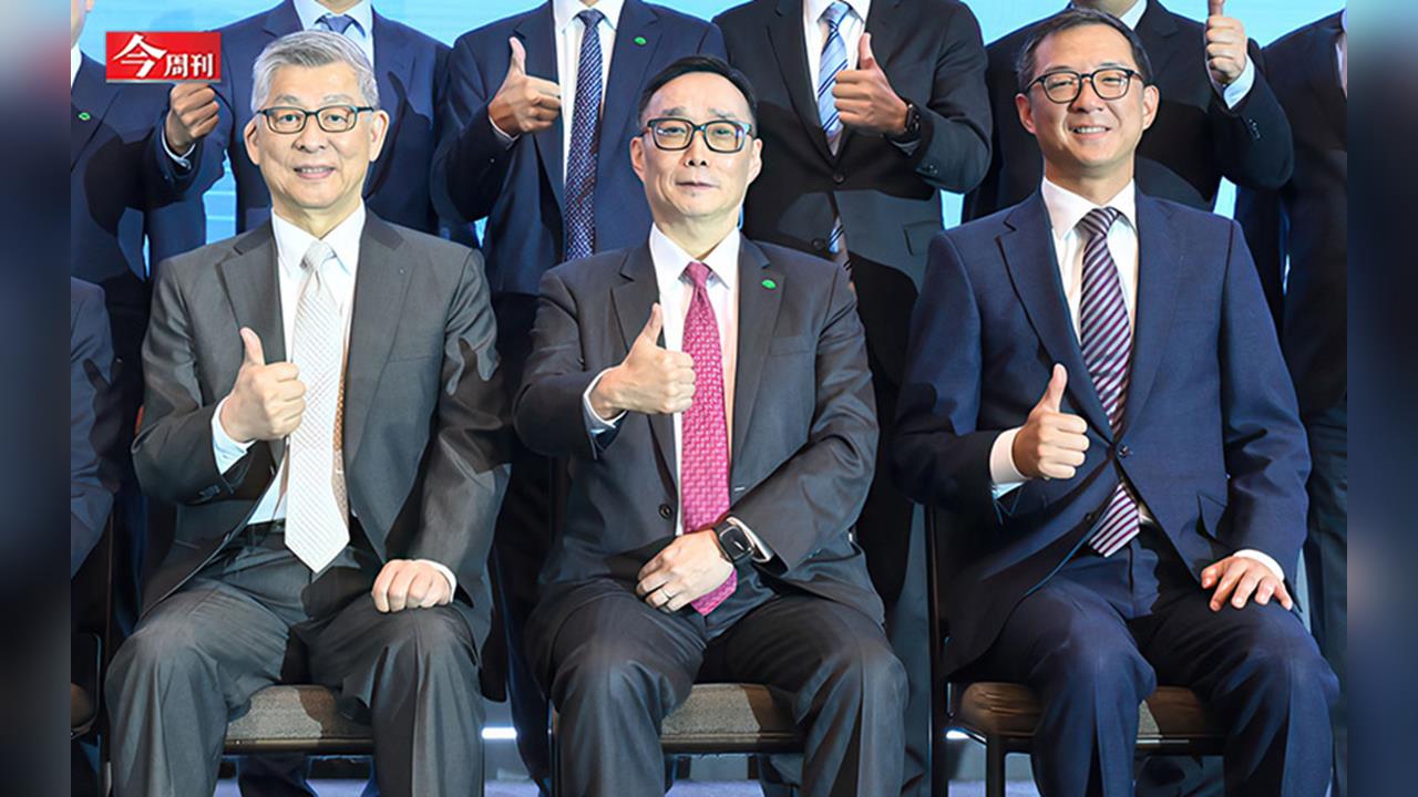 蔡鎮宇一拳打出金融圈大風暴！郭明鑑請辭後金管會、國泰金的下一步