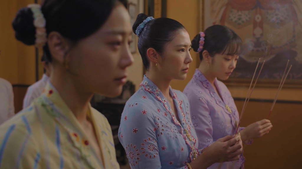 八點檔上演真假千金戰! 《小娘惹之翡翠山》星二代變大反派 百萬人圍觀搶看