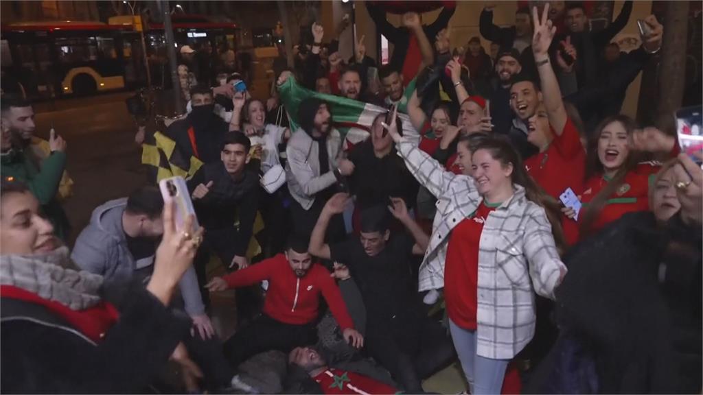 擊敗西班牙！36年來首進8強　摩洛哥球迷瘋狂慶賀