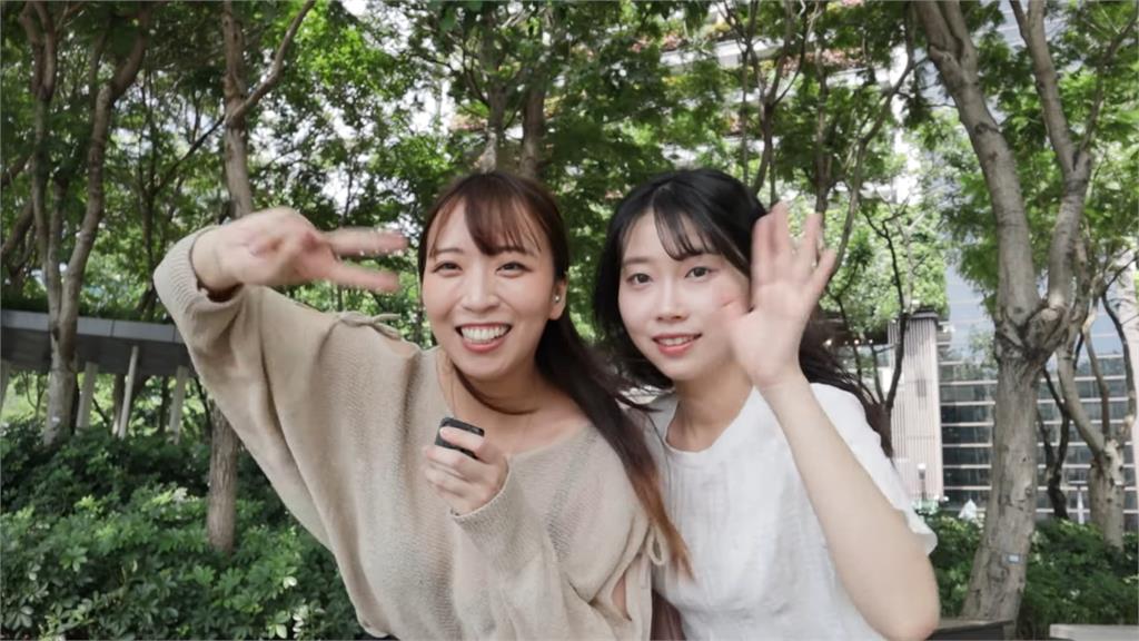 怎麼那麼好吃！韓妞隨機問路人「口袋美食」　印度咖哩讓她讚翻天