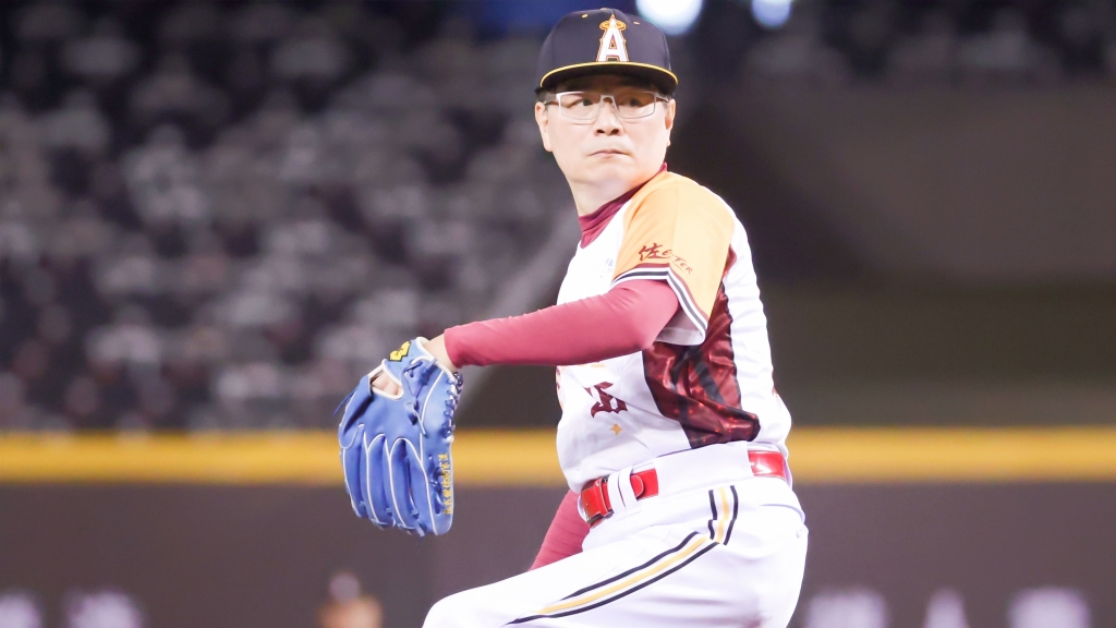 李明洋斜槓「棒球強投」登上大巨蛋!締造台語歌手第一人紀錄
