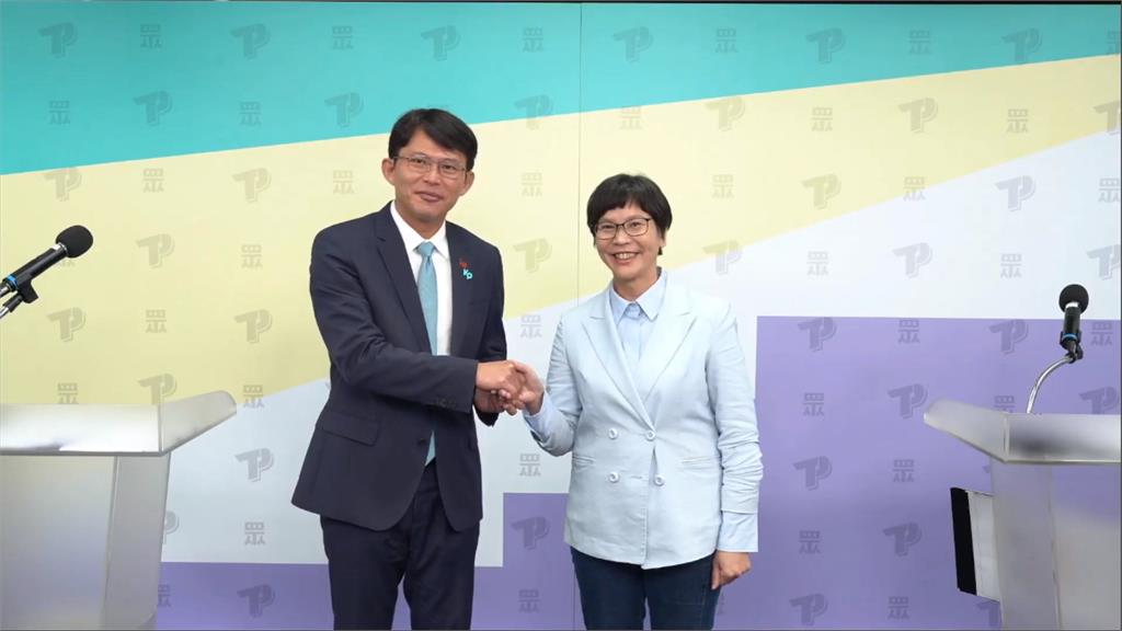 砲轟執政黨、要救柯主席　民眾黨主席補選政見發表會蔡.黃火花少
