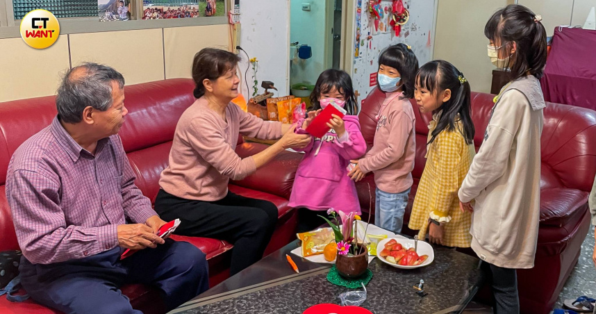 過年沒年味了？他嘆「親戚沒交流、大票人跑出國」　網驚：好久沒聽到東東嗆