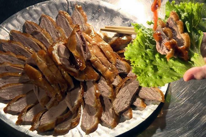 北京「韓式」烤鴨！甜甜辣辣包餅皮超開胃